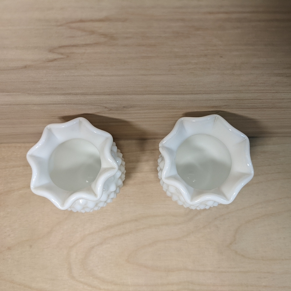 2 *flawed Vintage Fenton Hobnail Milk Glass 3 1/2" Mini Bud Vases - Picture 4 of 9